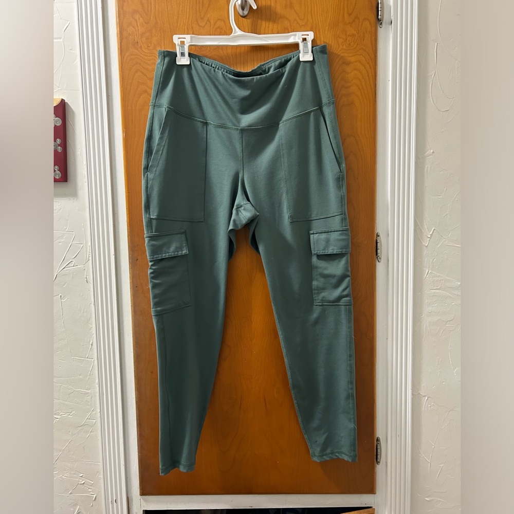 Old Navy Green Leggings with Elastic Waistband